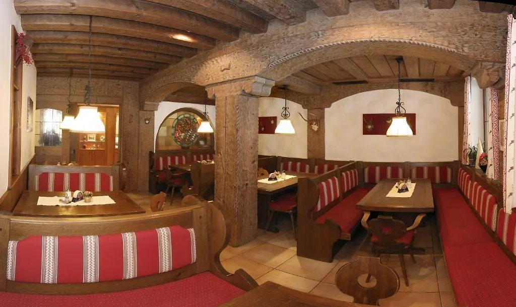 Hotel Alpenstuben Hohenschwangau 3*,